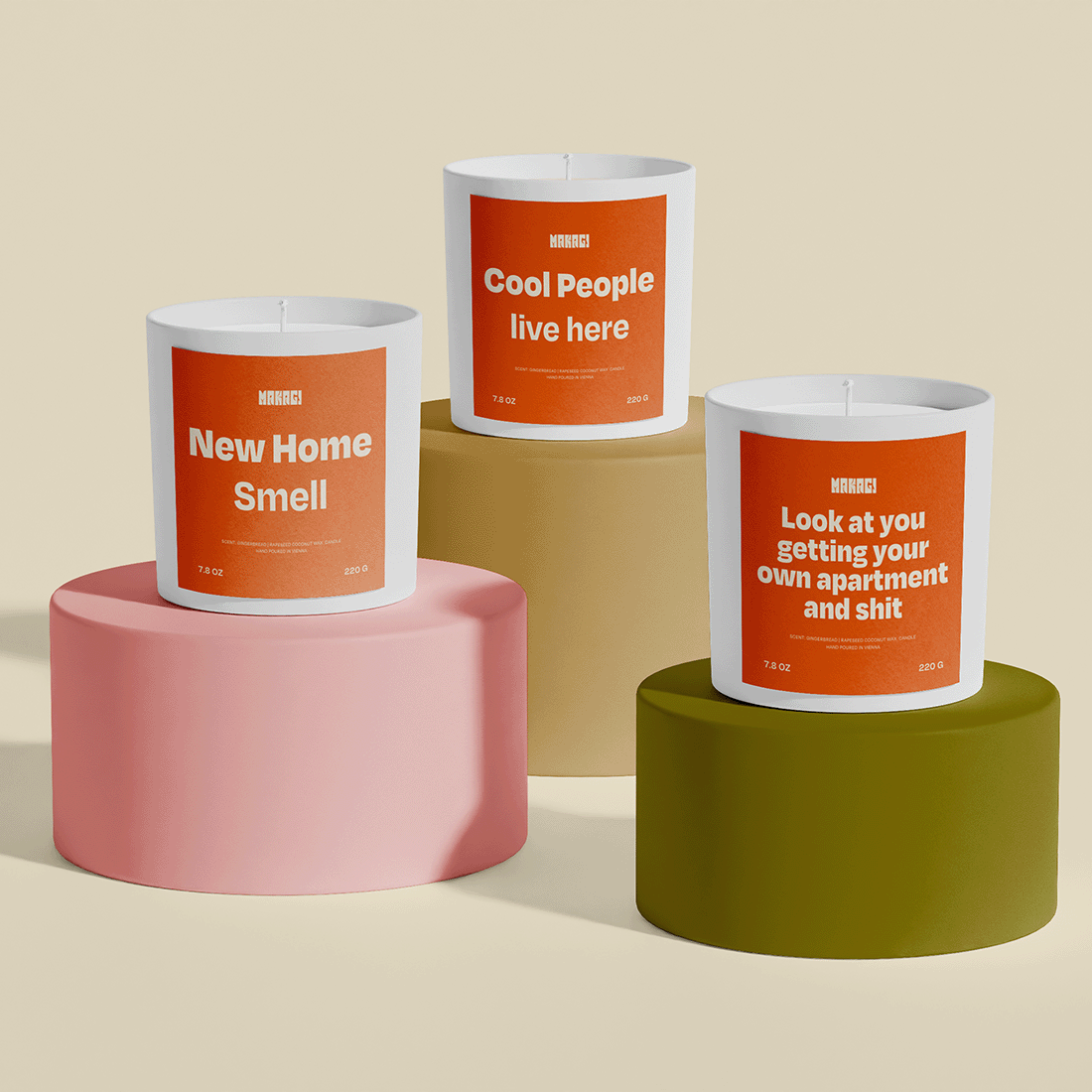 Makagi Duftkerzen Trio New home smell, Cool people live here, Look at you getting your own apartment and shit stehend auf Podest