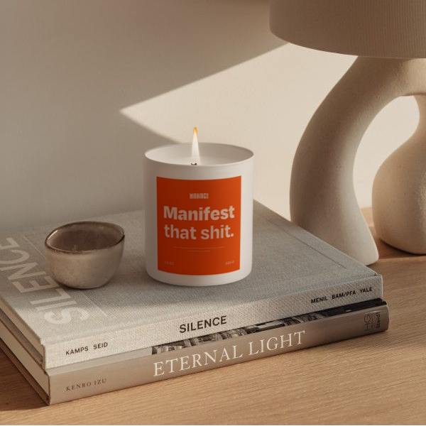 Bougie portant l'inscription « Parle-moi trente »