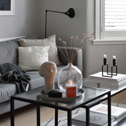 Bougie portant l'inscription « Parle-moi trente »