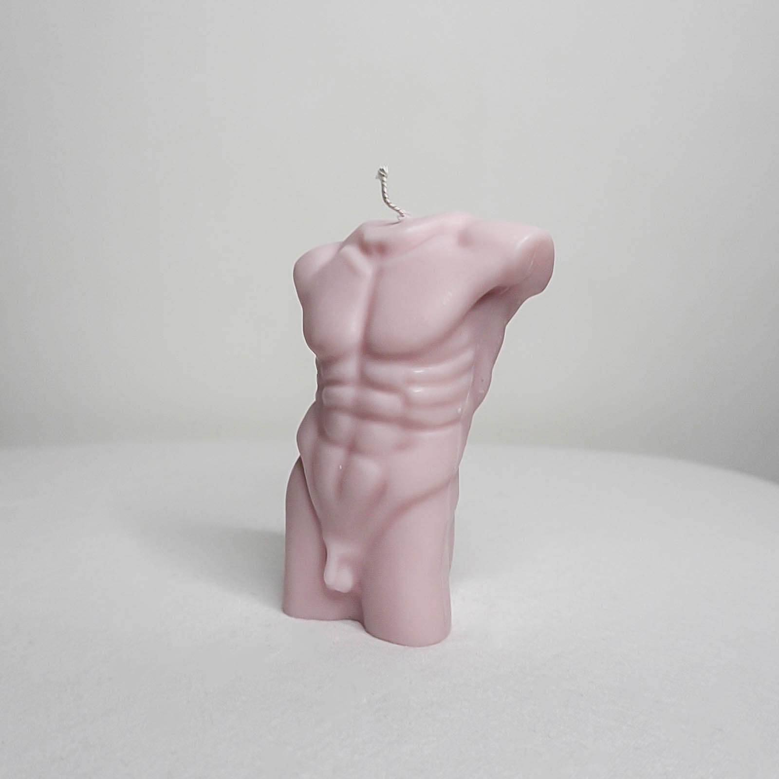 Makagi Männlicher Torso Kerze vegan aus Sojawachs #color_rosy