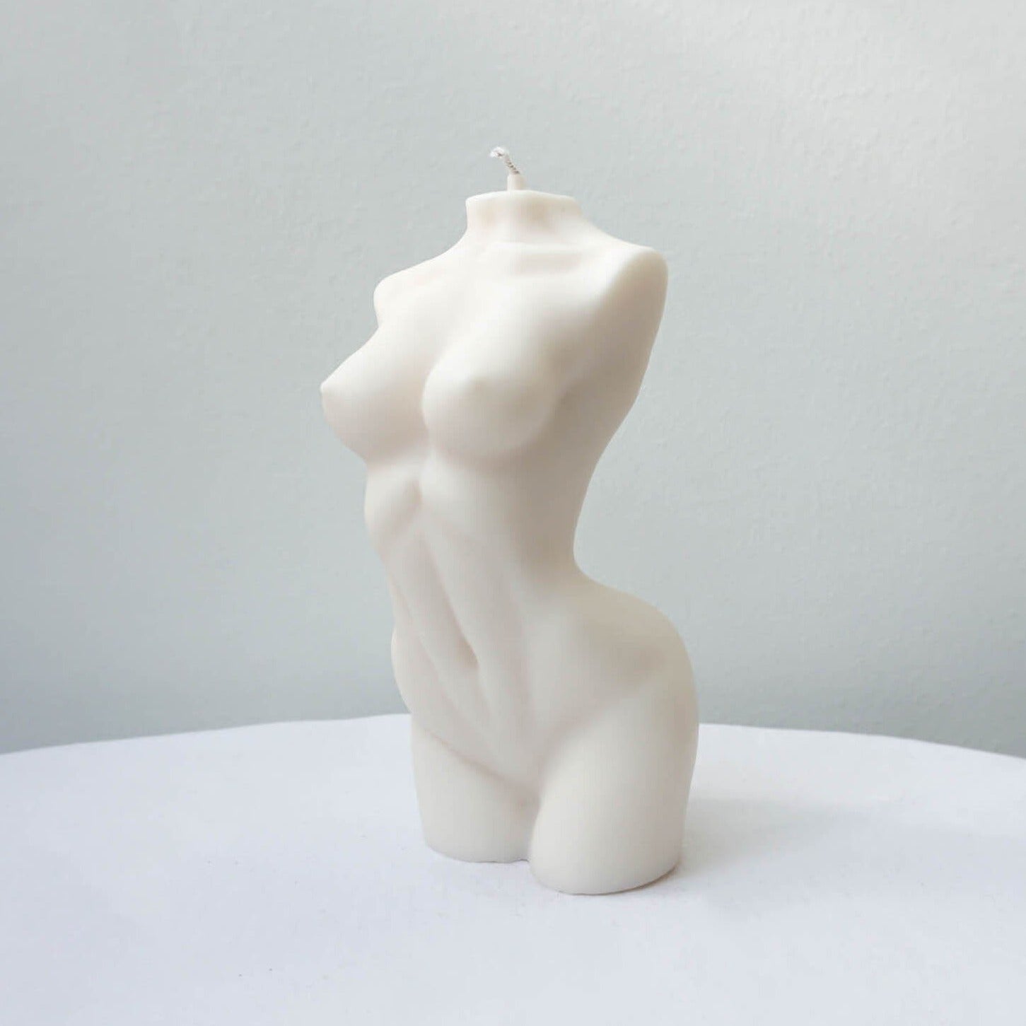 Nomi Frauen Körper als Kerze von Makagi 15cm groß #color_pearl