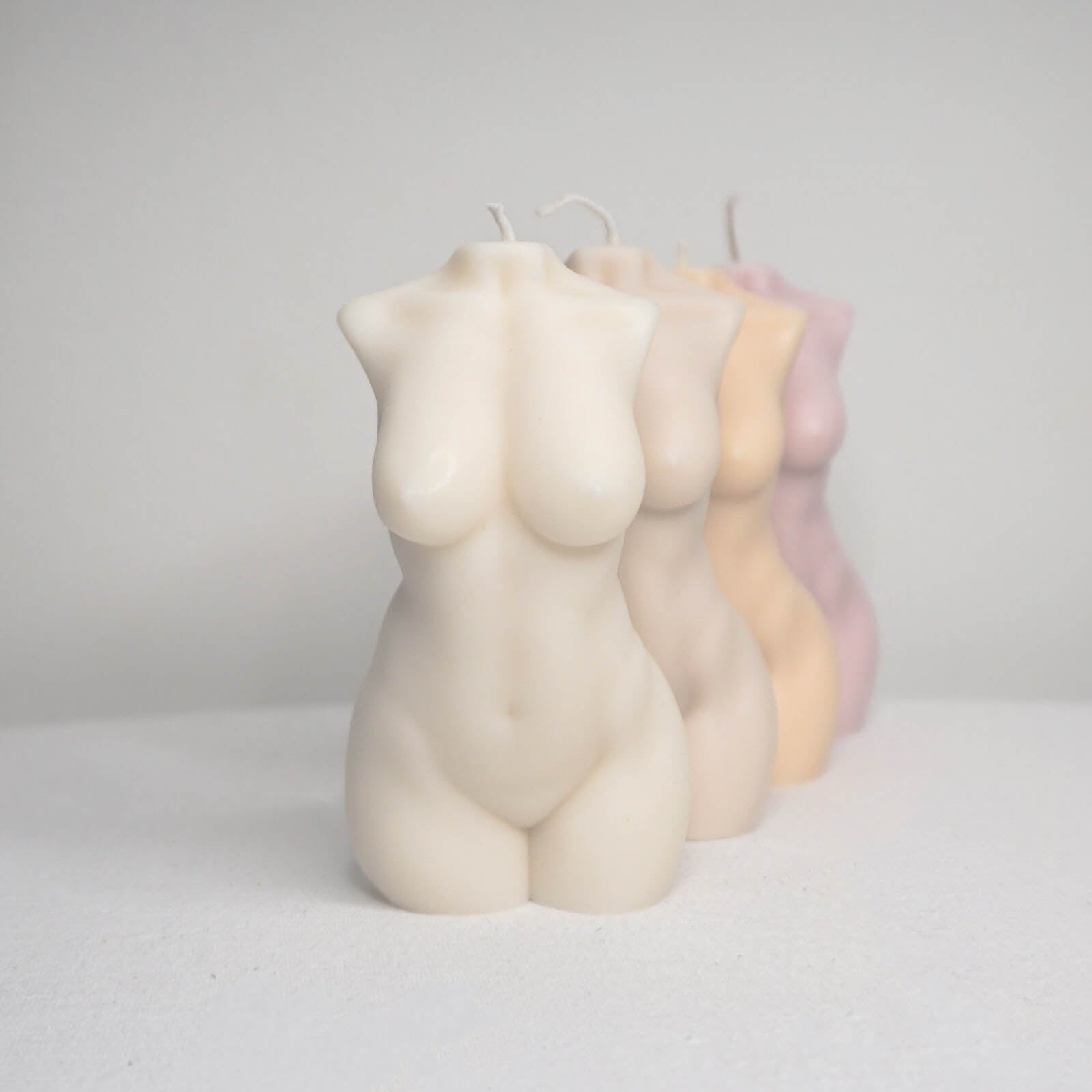 Makagi - Zuri Pearl Sojakerze Kollektion - Körper Kerze - Frauenfigur